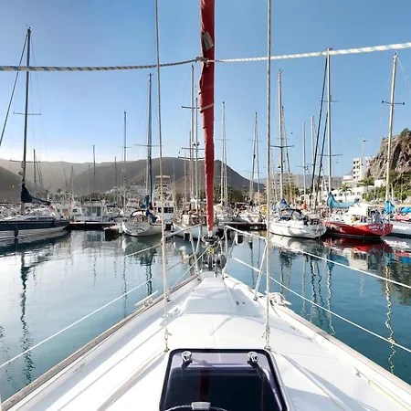Pato Lucas Sail Boat Botel San Sebastian De La Gomera
