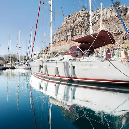 Botel Pato Lucas Sail Boat *